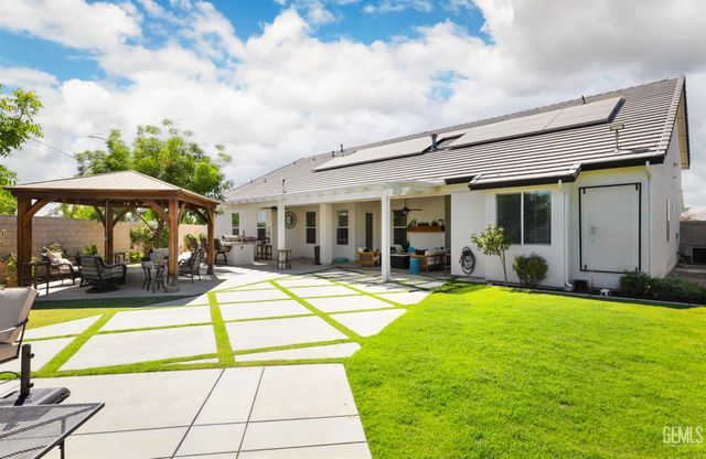 3406 Wicklow Court, Bakersfield, CA 93314