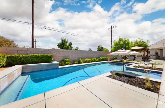 3406 Wicklow Court, Bakersfield, CA 93314