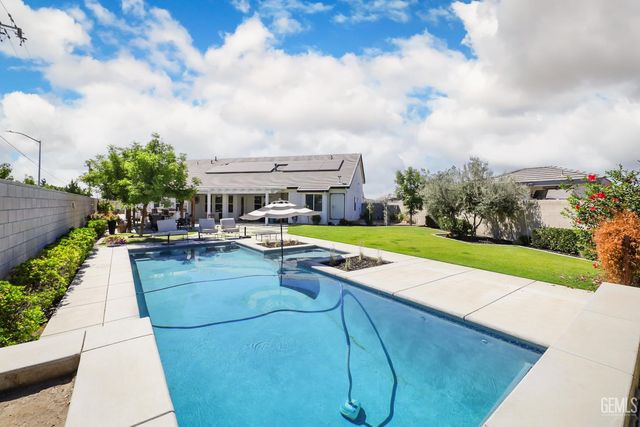 3406 Wicklow Court, Bakersfield, CA 93314