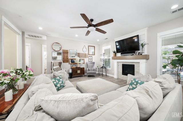 3406 Wicklow Court, Bakersfield, CA 93314