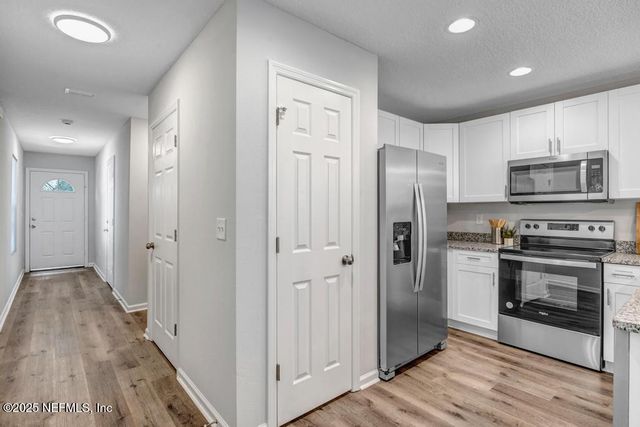 9042 EATON Avenue, Jacksonville, FL 32211