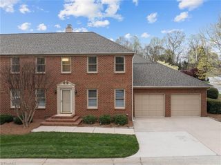 300 Quarterpath Lane, Jamestown, NC 27282