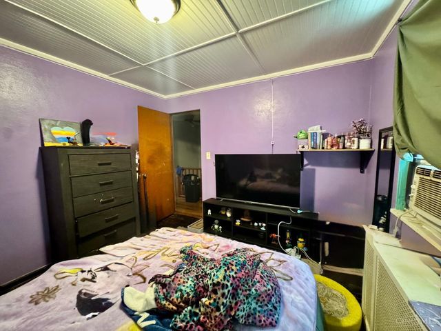 24 Falcon Lane, Greenhills, OH 45218