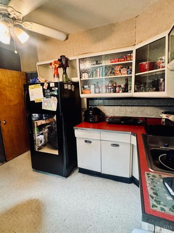 24 Falcon Lane, Greenhills, OH 45218