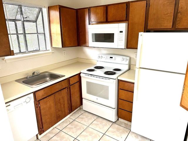 7901 Cambridge Street 16, Houston, TX 77054