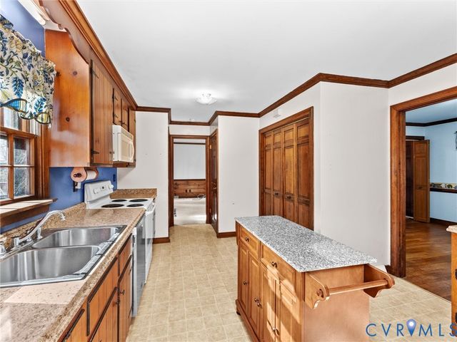4701 Black Oak Rd, North Chesterfield, VA 23237