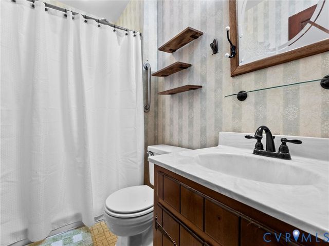 4701 Black Oak Rd, North Chesterfield, VA 23237