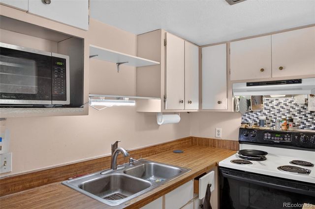 9700 E Iliff Avenue 110, Denver, CO 80231