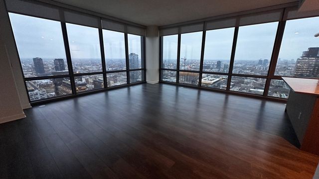 164 N Peoria Street 3002, Chicago, IL 60607