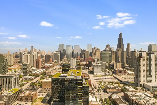 164 N Peoria Street 3002, Chicago, IL 60607
