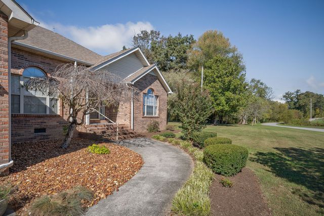 3582 S Pointe Rd, Cookeville, TN 38506