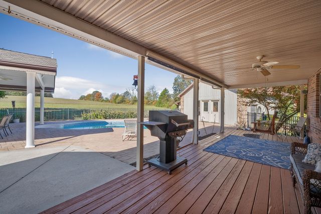 3582 S Pointe Rd, Cookeville, TN 38506