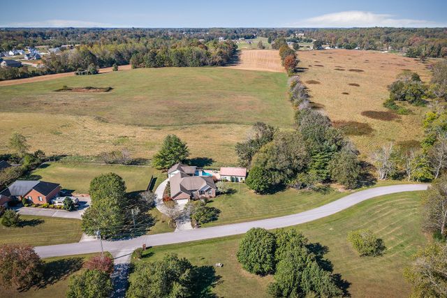 3582 S Pointe Rd, Cookeville, TN 38506