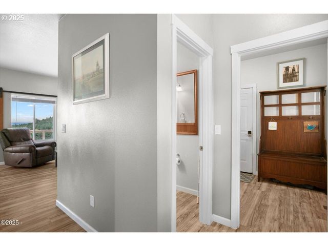 4119 Se KEEL Way, Lincoln City, OR 97367