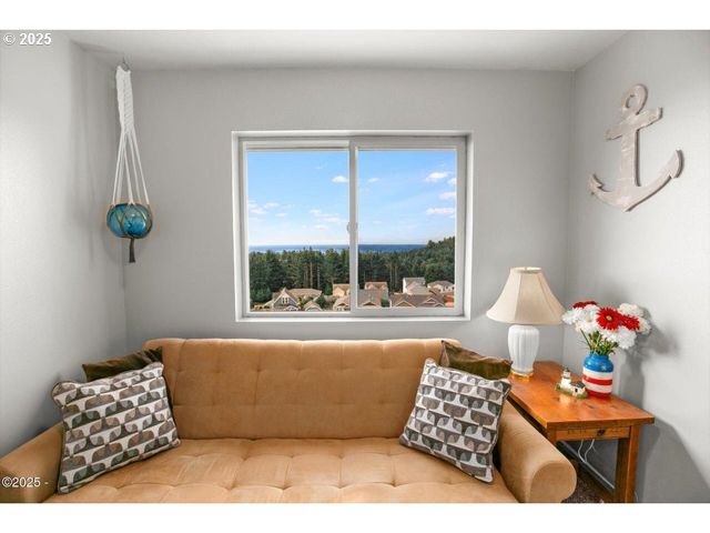 4119 Se KEEL Way, Lincoln City, OR 97367