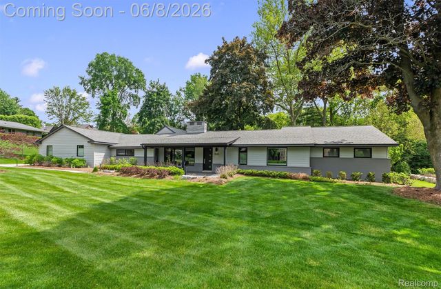3885 Oakland Drive, Bloomfield Hills, MI 48301