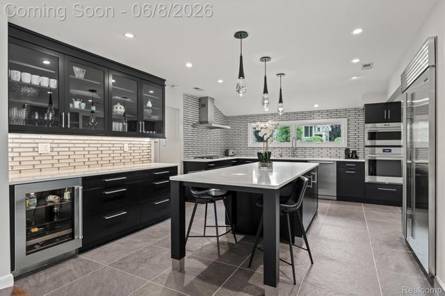 3885 Oakland Drive, Bloomfield Hills, MI 48301