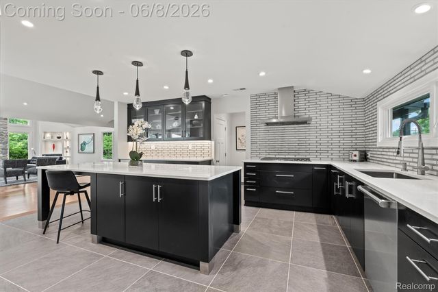 3885 Oakland Drive, Bloomfield Hills, MI 48301