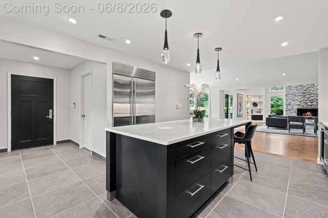3885 Oakland Drive, Bloomfield Hills, MI 48301