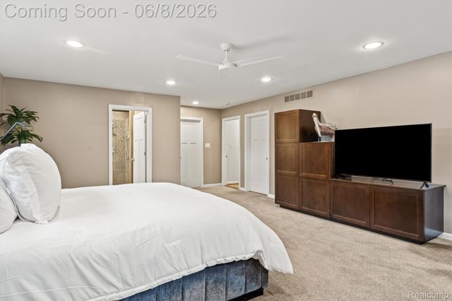3885 Oakland Drive, Bloomfield Hills, MI 48301
