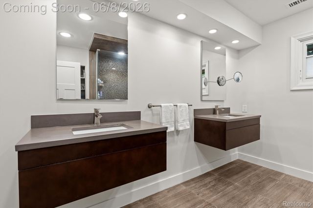 3885 Oakland Drive, Bloomfield Hills, MI 48301