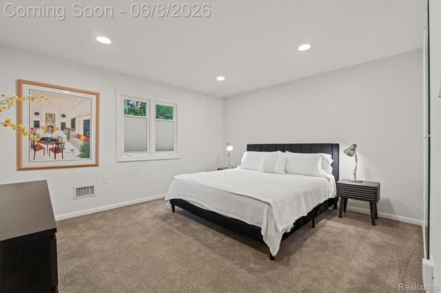 3885 Oakland Drive, Bloomfield Hills, MI 48301