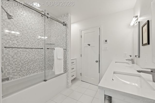 3885 Oakland Drive, Bloomfield Hills, MI 48301