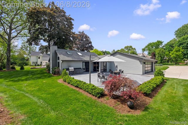 3885 Oakland Drive, Bloomfield Hills, MI 48301