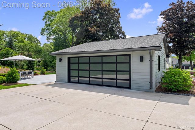 3885 Oakland Drive, Bloomfield Hills, MI 48301