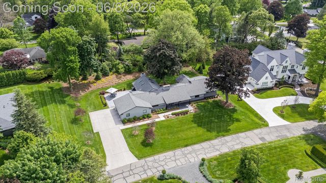 3885 Oakland Drive, Bloomfield Hills, MI 48301
