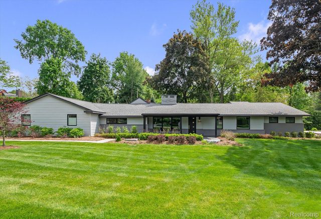 3885 Oakland Drive, Bloomfield Hills, MI 48301
