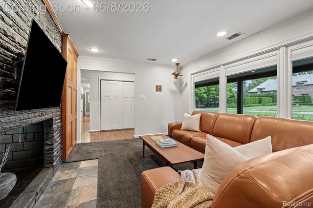 3885 Oakland Drive, Bloomfield Hills, MI 48301