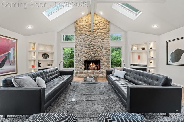3885 Oakland Drive, Bloomfield Hills, MI 48301