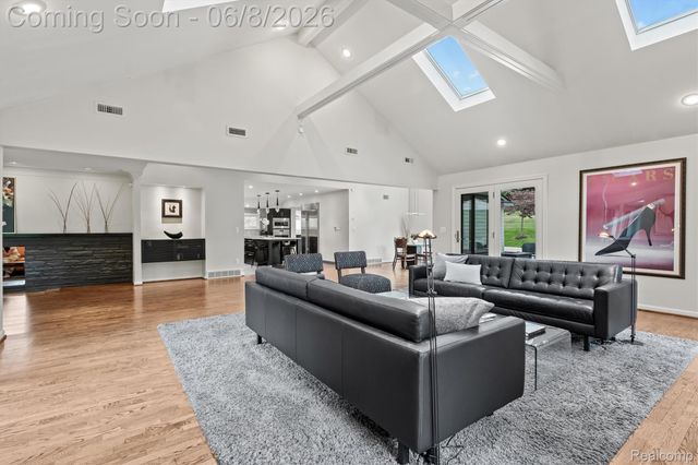 3885 Oakland Drive, Bloomfield Hills, MI 48301