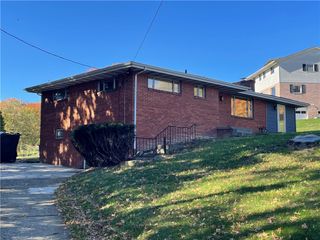 215 Crest Ave., Rostraver, PA 15012