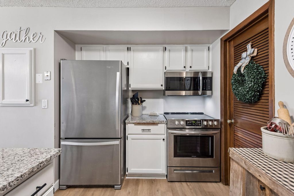 4679 Jackstone Point, Eagan, MN 55122 — photo 3