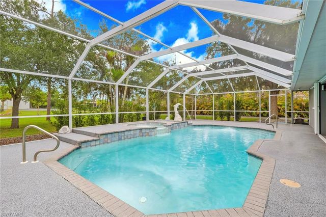 15261 Shamrock DR, Fort Myers, FL 33912