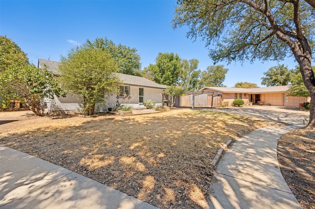 3411 Ashcroft Court, Irving, TX 75062 — photo 2