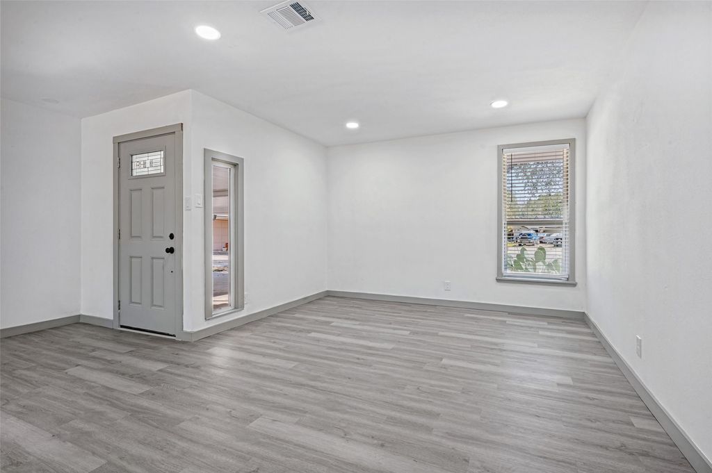 3411 Ashcroft Court, Irving, TX 75062 — photo 4