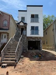 1020 Julia St, Elizabeth City, NJ 07201