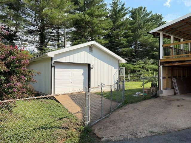 7327 Sterling Road, Hixson, TN 37343