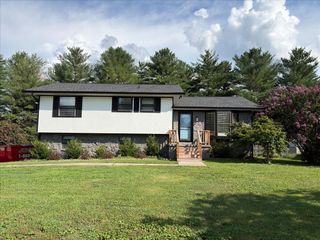 7327 Sterling Road, Hixson, TN 37343