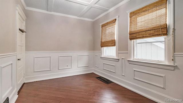 146 North Avenue, Mount Clemens, MI 48043