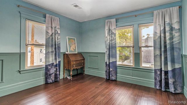 146 North Avenue, Mount Clemens, MI 48043