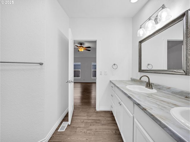 13620 Sw BEEF BEND Rd 66, Portland, OR 97224