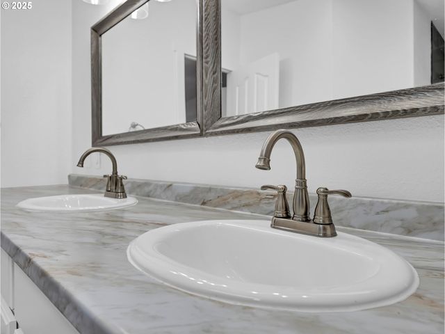 13620 Sw BEEF BEND Rd 66, Portland, OR 97224