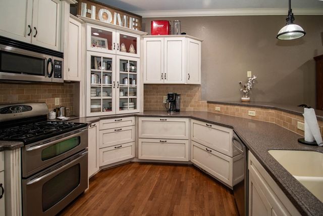 114 W Woodland Ct, Mulvane, KS 67110