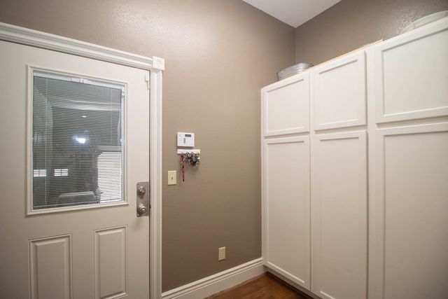 114 W Woodland Ct, Mulvane, KS 67110