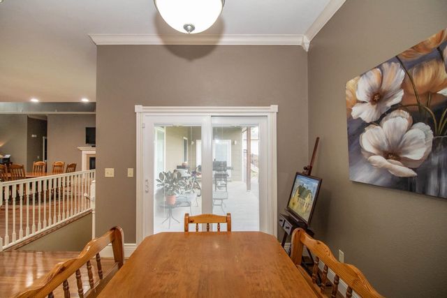 114 W Woodland Ct, Mulvane, KS 67110
