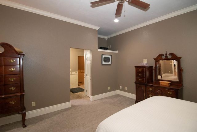 114 W Woodland Ct, Mulvane, KS 67110